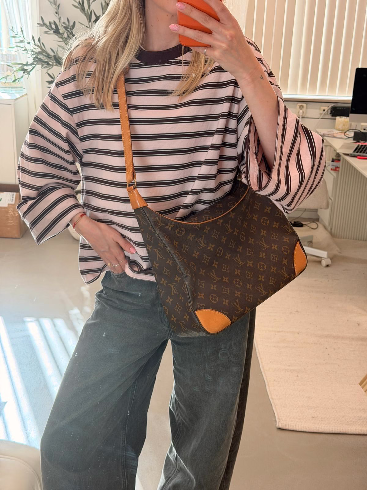 Louis Vuitton Boulogne - Image 12