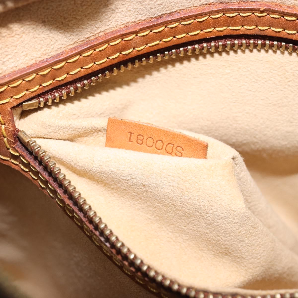 Louis Vuitton Looping MM - Image 14