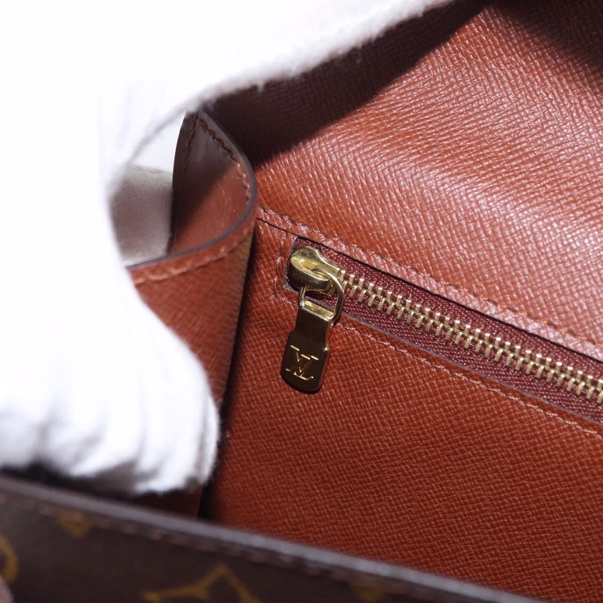 Louis Vuitton Monceau 28 - Image 16