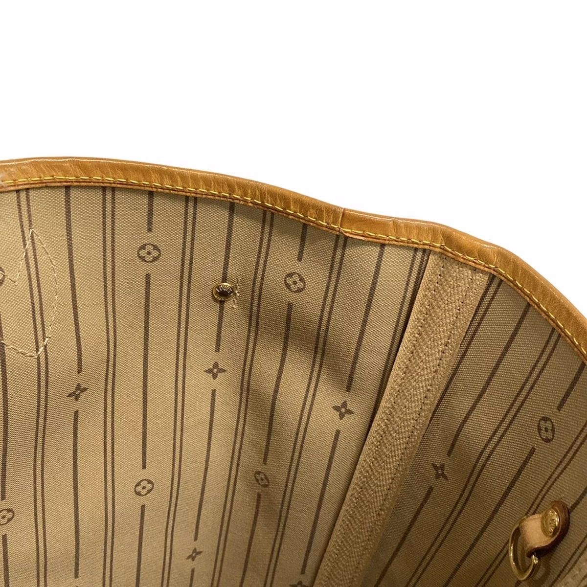Louis Vuitton Neverfull Monogram MM - Image 17