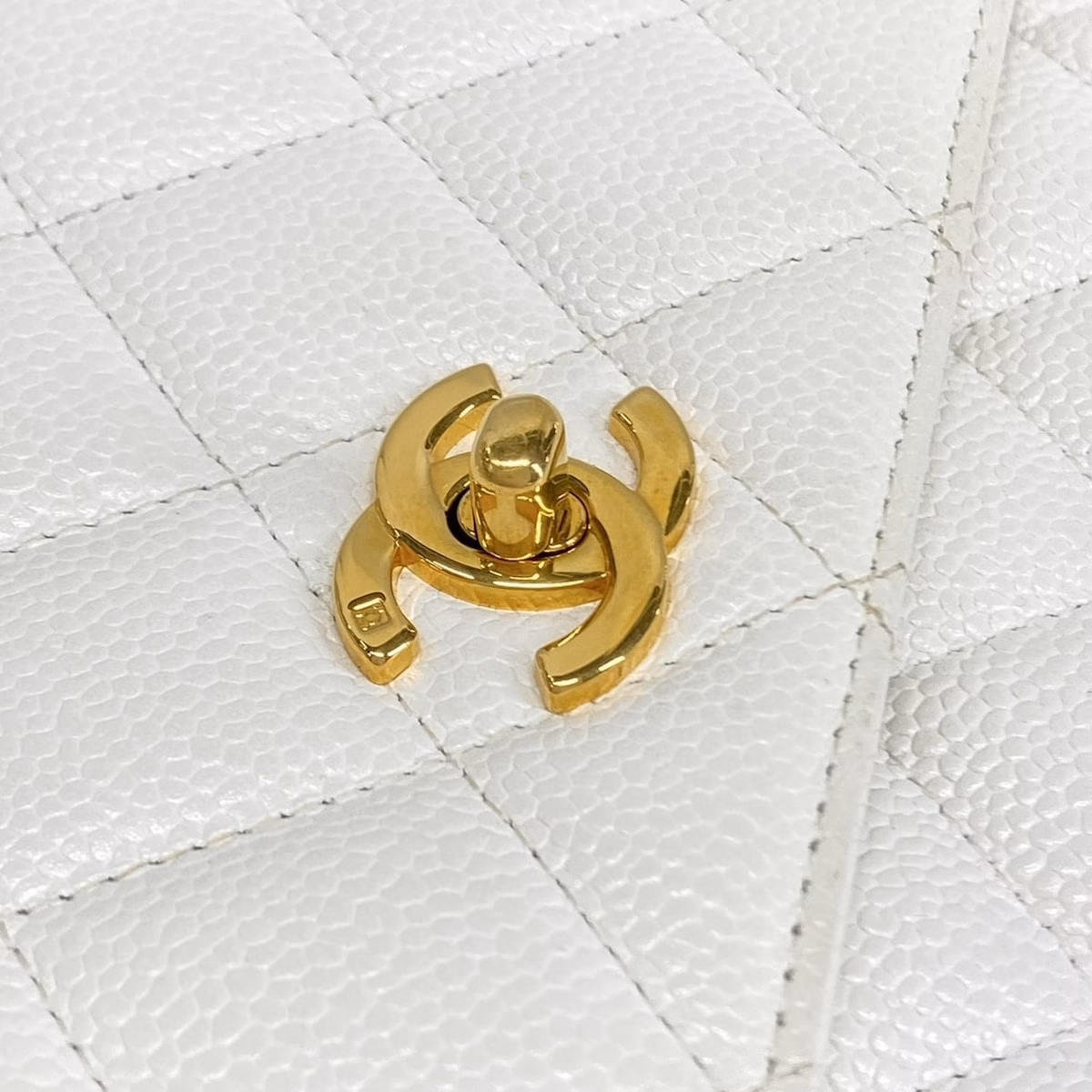 Chanel Caviar Shoulder Bag - Image 11