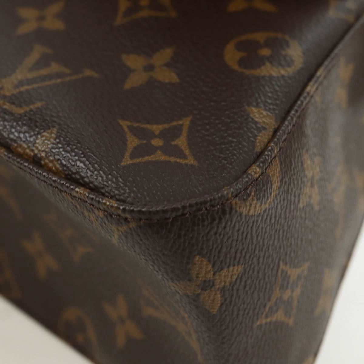 Louis Vuitton Looping PM - Image 16