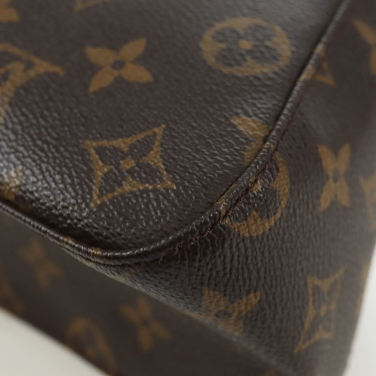 Louis Vuitton Looping PM - Image 18