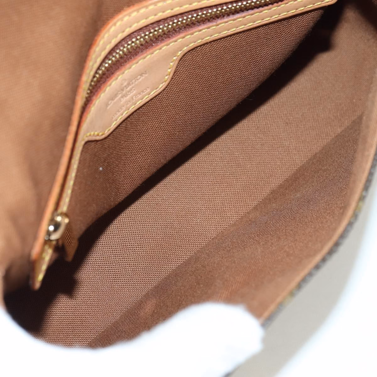 Louis Vuitton Looping PM - Image 21