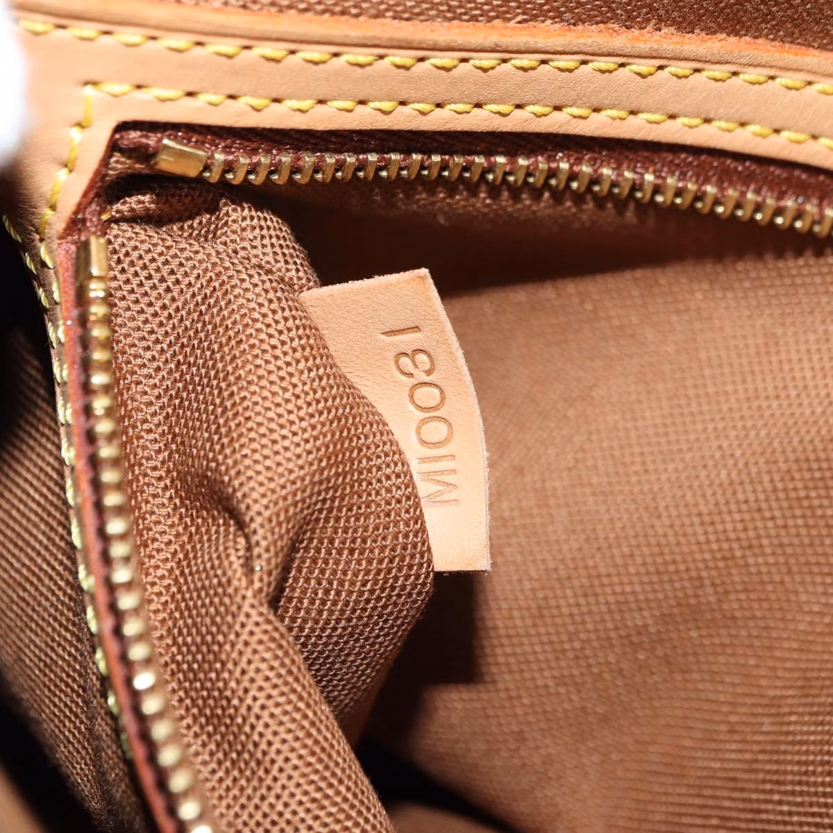 Louis Vuitton Looping PM - Image 26