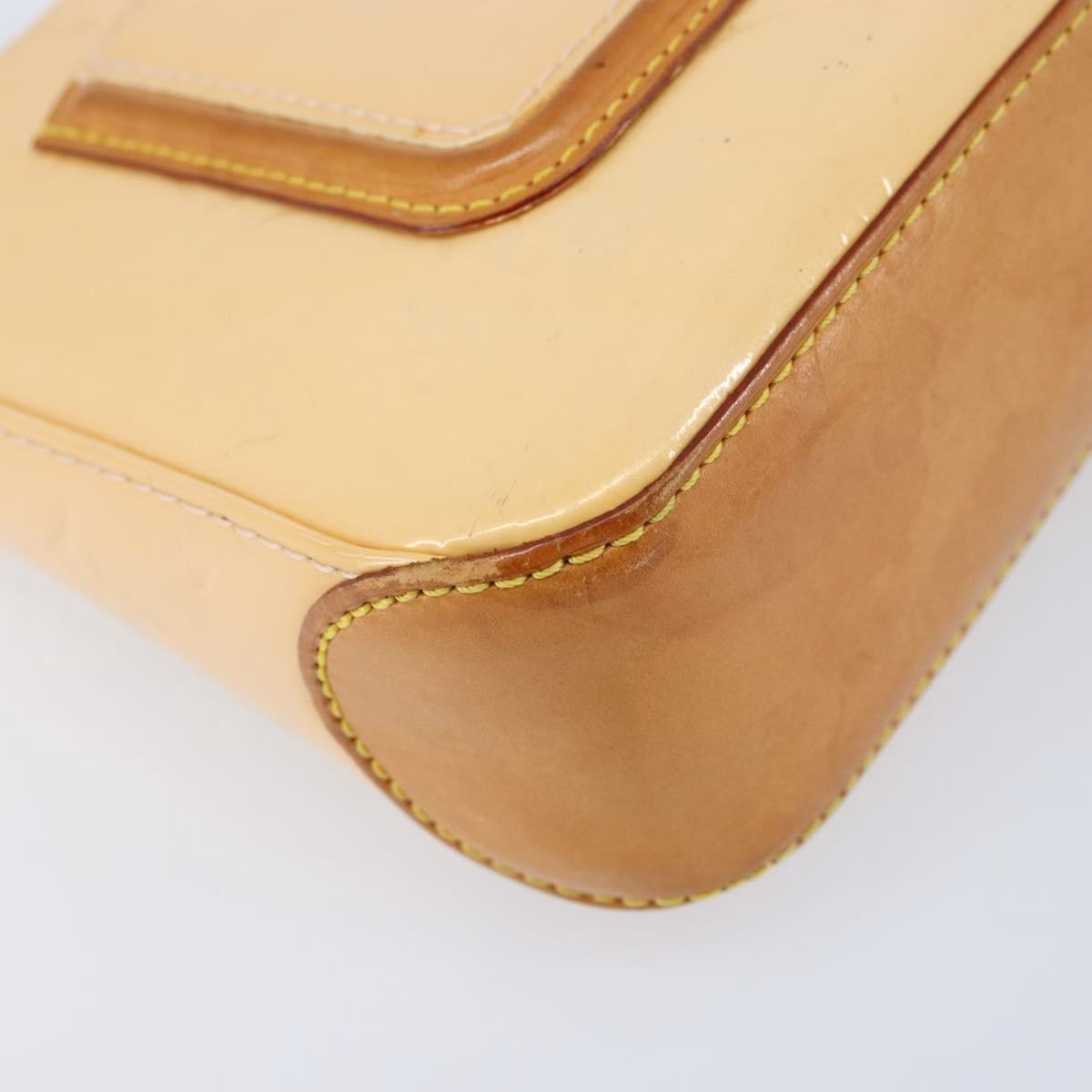 Louis Vuitton Vernis Mallory Crossbody - Image 12