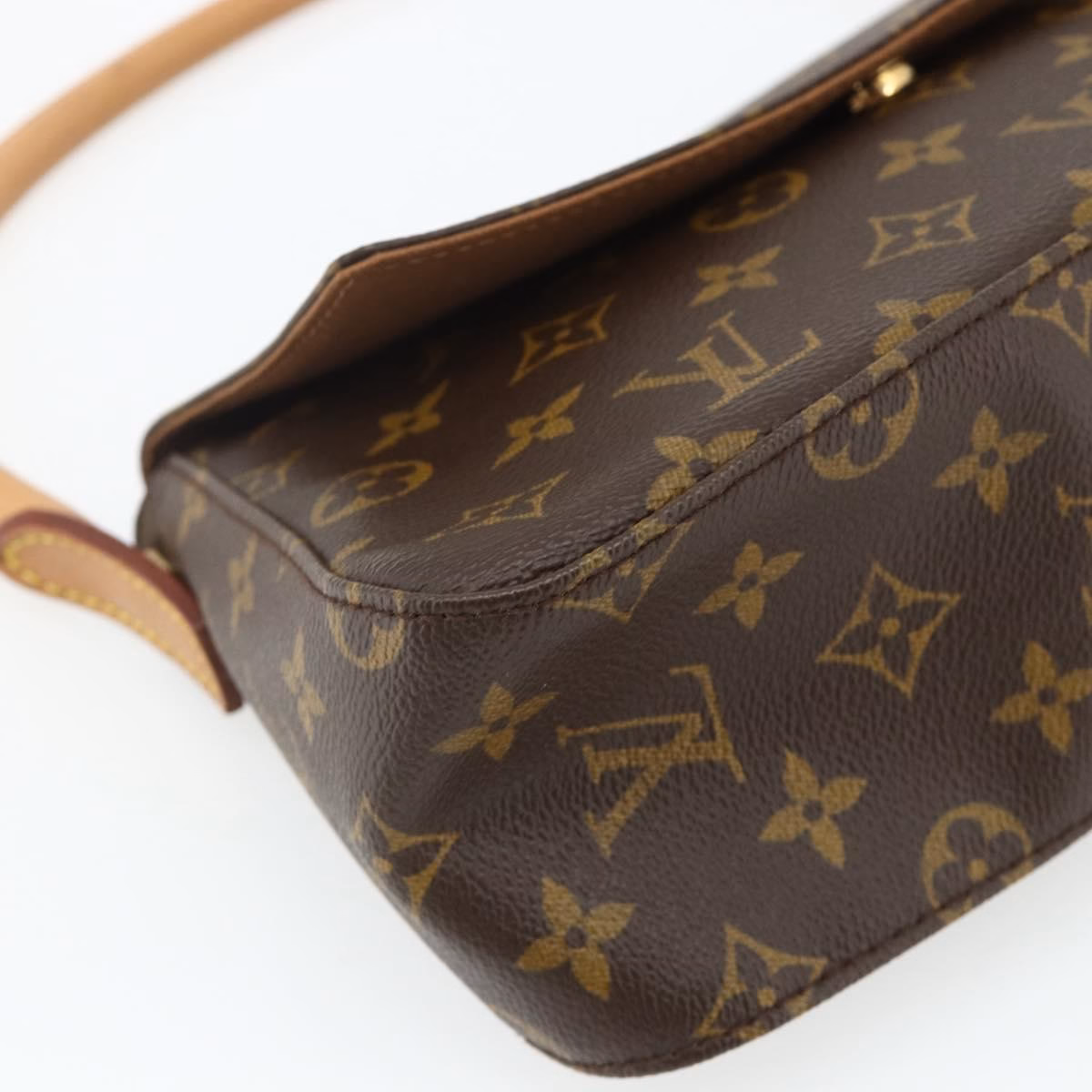 Louis Vuitton Looping PM - Image 14