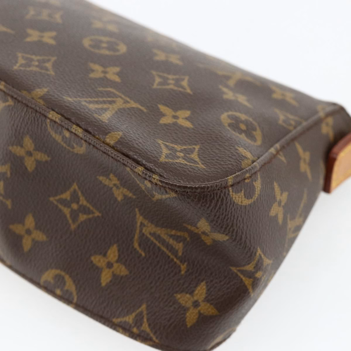 Louis Vuitton Looping PM - Image 15