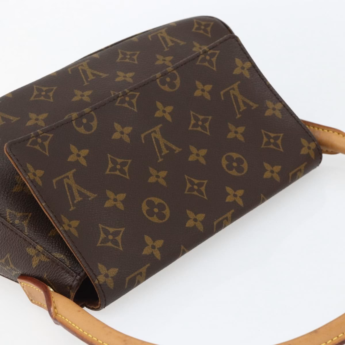 Louis Vuitton Looping PM - Image 9