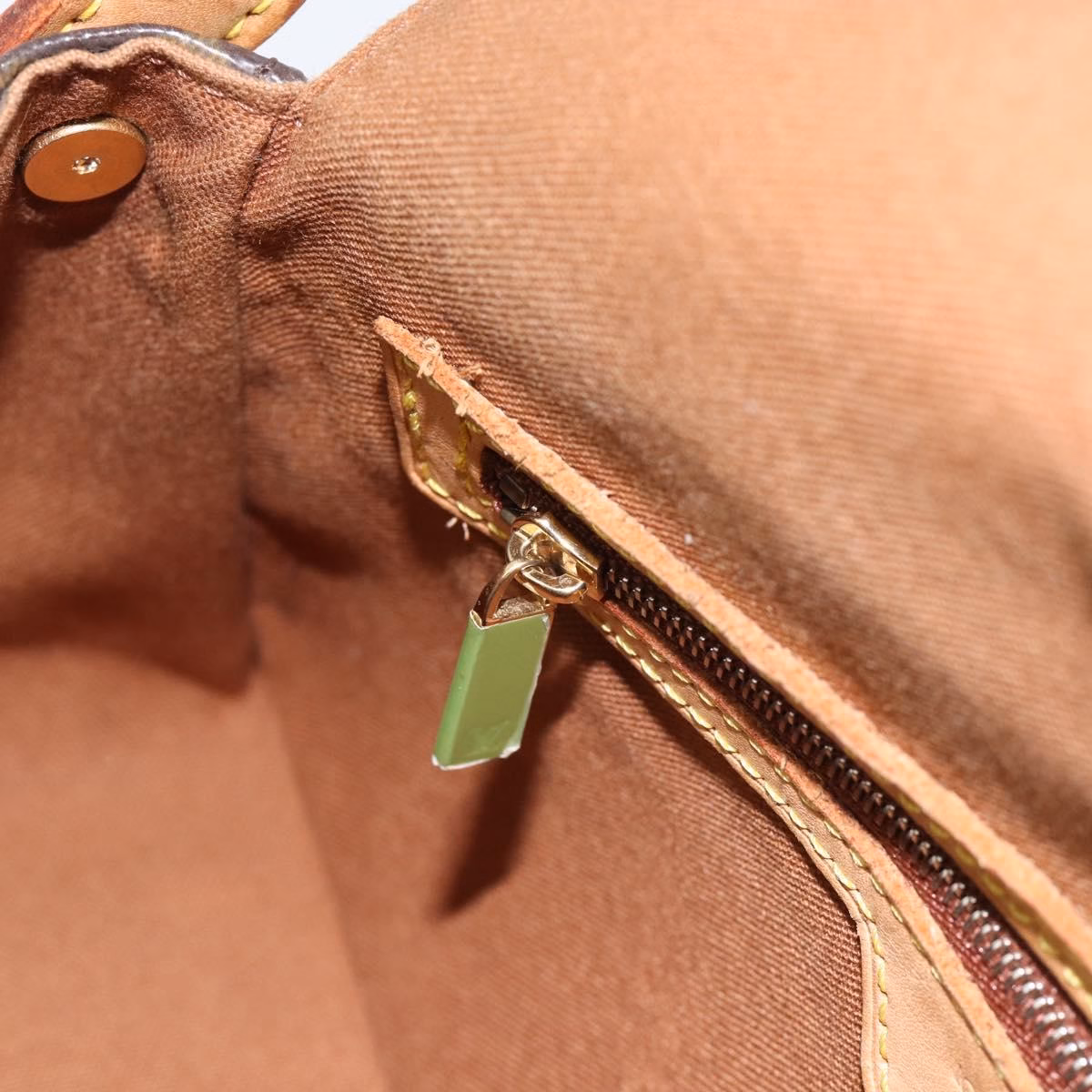 Louis Vuitton Looping PM - Image 14
