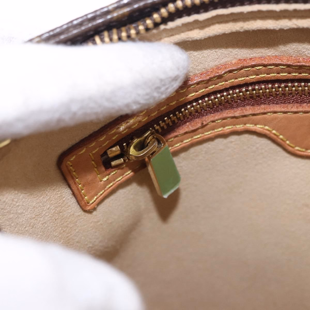 Louis Vuitton Looping MM - Image 11