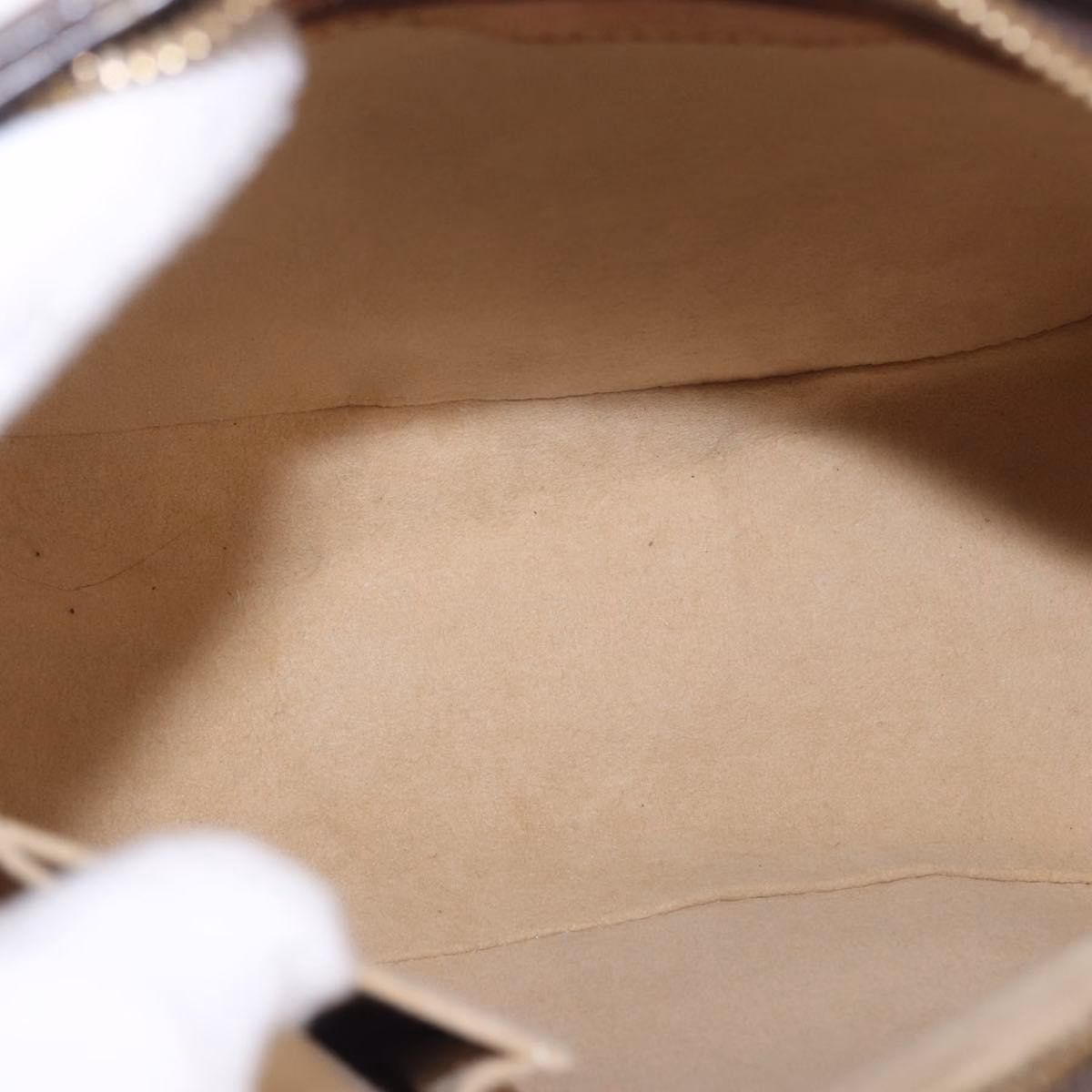 Louis Vuitton Looping MM - Image 12