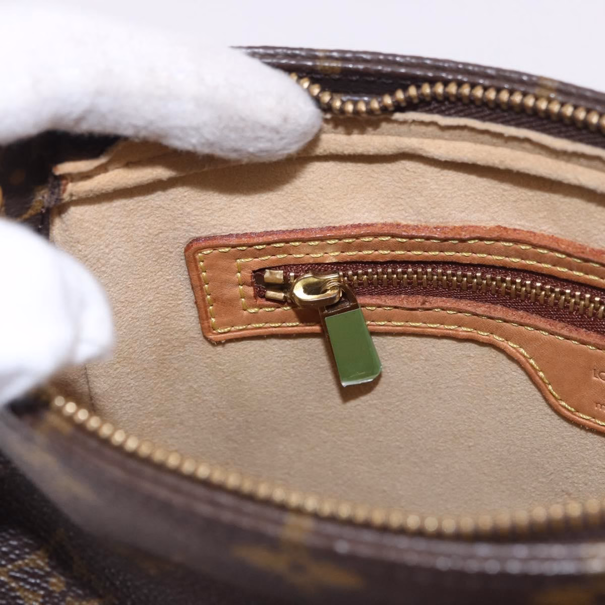Louis Vuitton Looping MM - Image 13