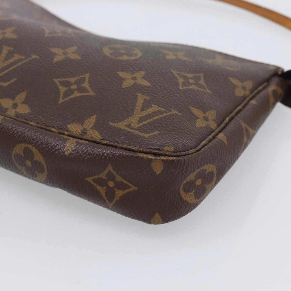 Louis Vuitton Pochette - Image 13