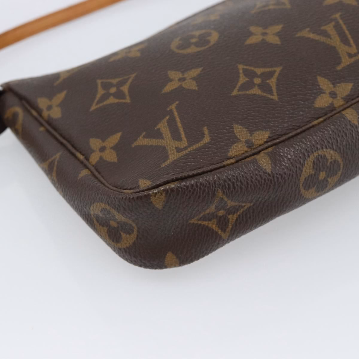 Louis Vuitton Pochette - Image 16