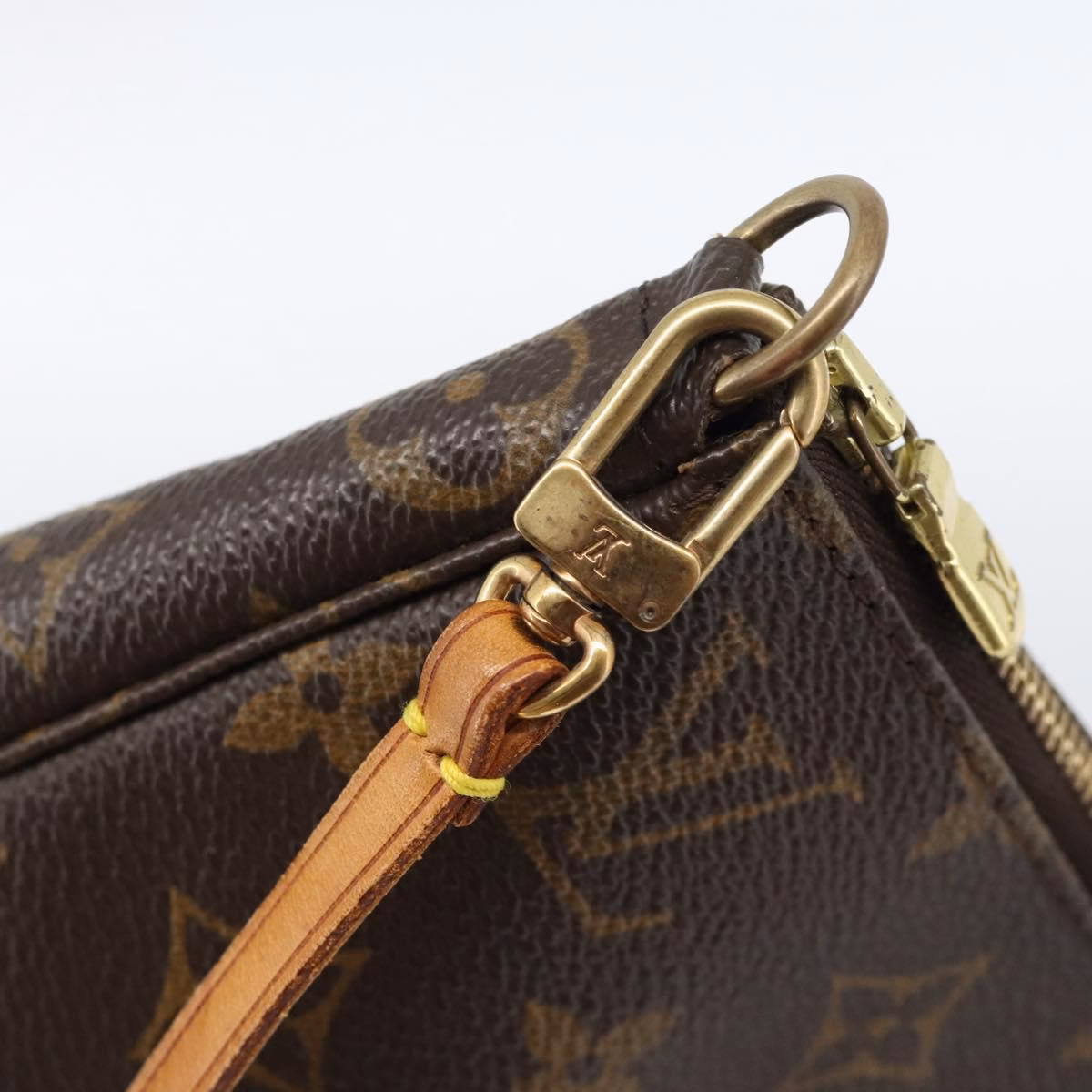 Louis Vuitton Pochette - Image 18