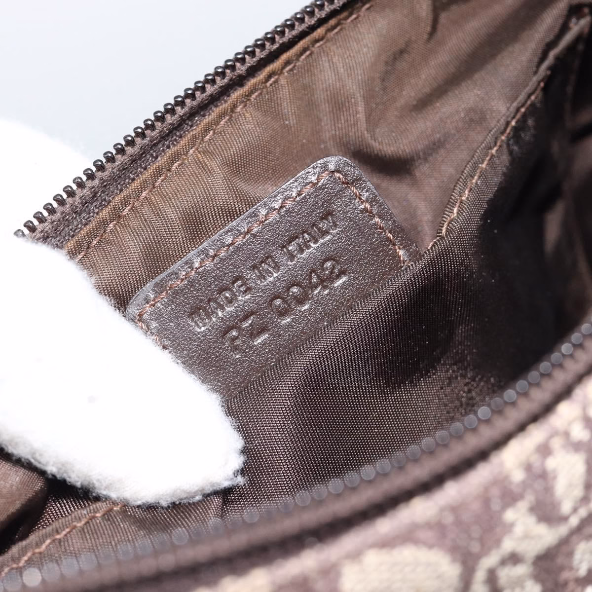 Dior Oblique Shoulder Bag - Image 18