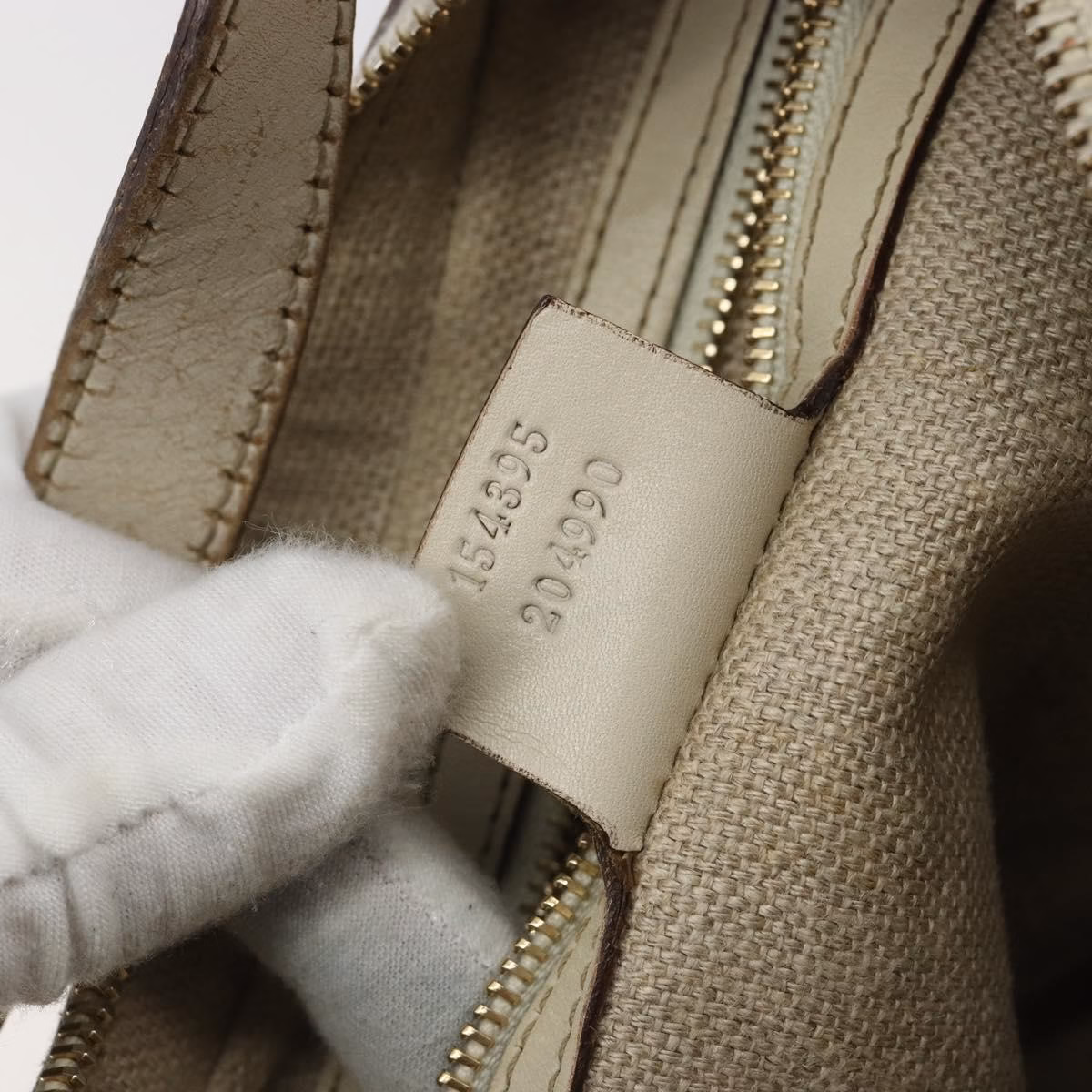 Gucci Canvas Hobo Bag Charmy - Image 16