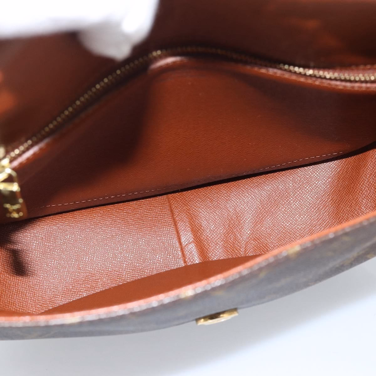 Louis Vuitton Saint Cloud GM - Image 20