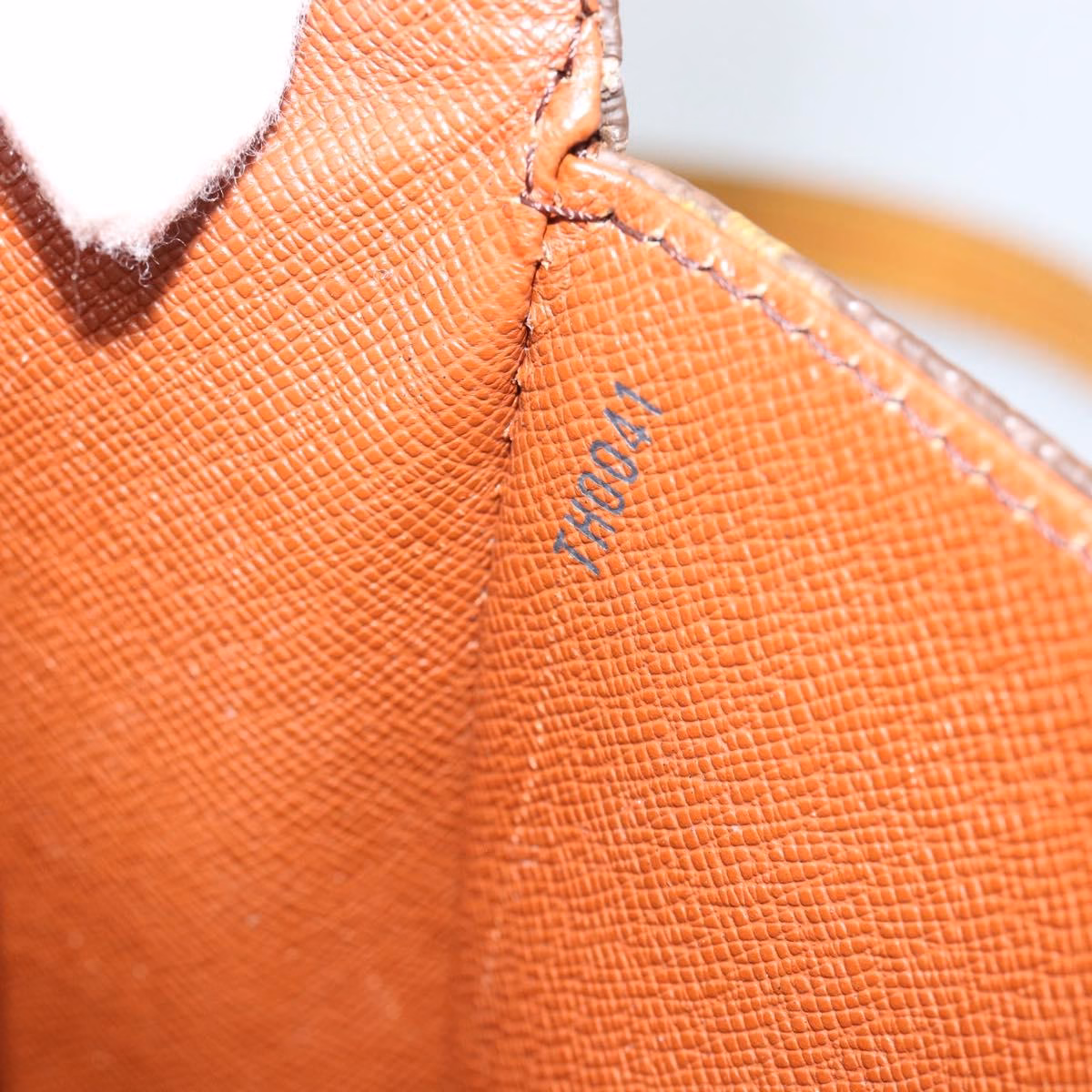 Louis Vuitton Saint Cloud GM - Image 25
