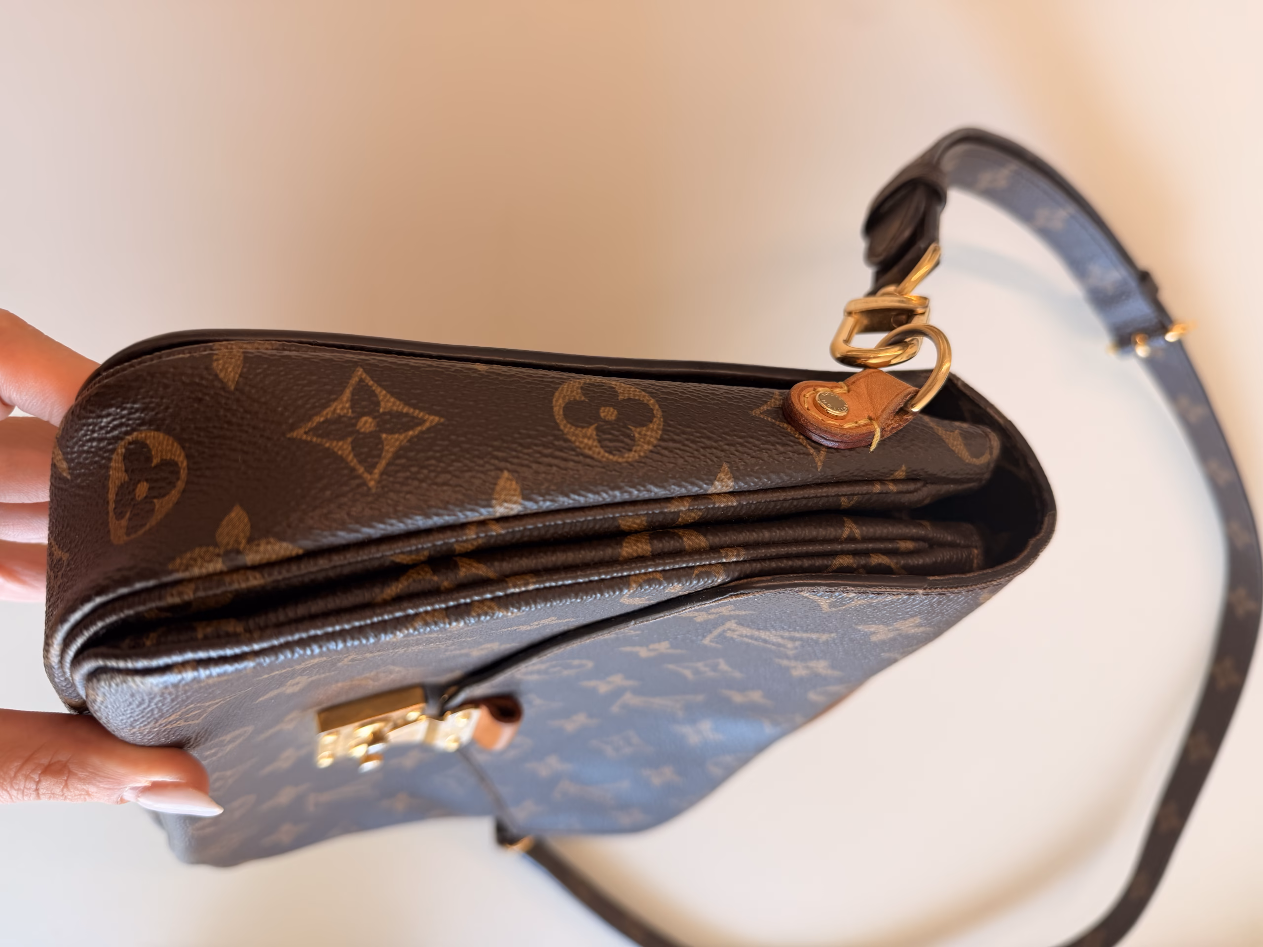 Louis Vuitton Pochette Métis - Image 6