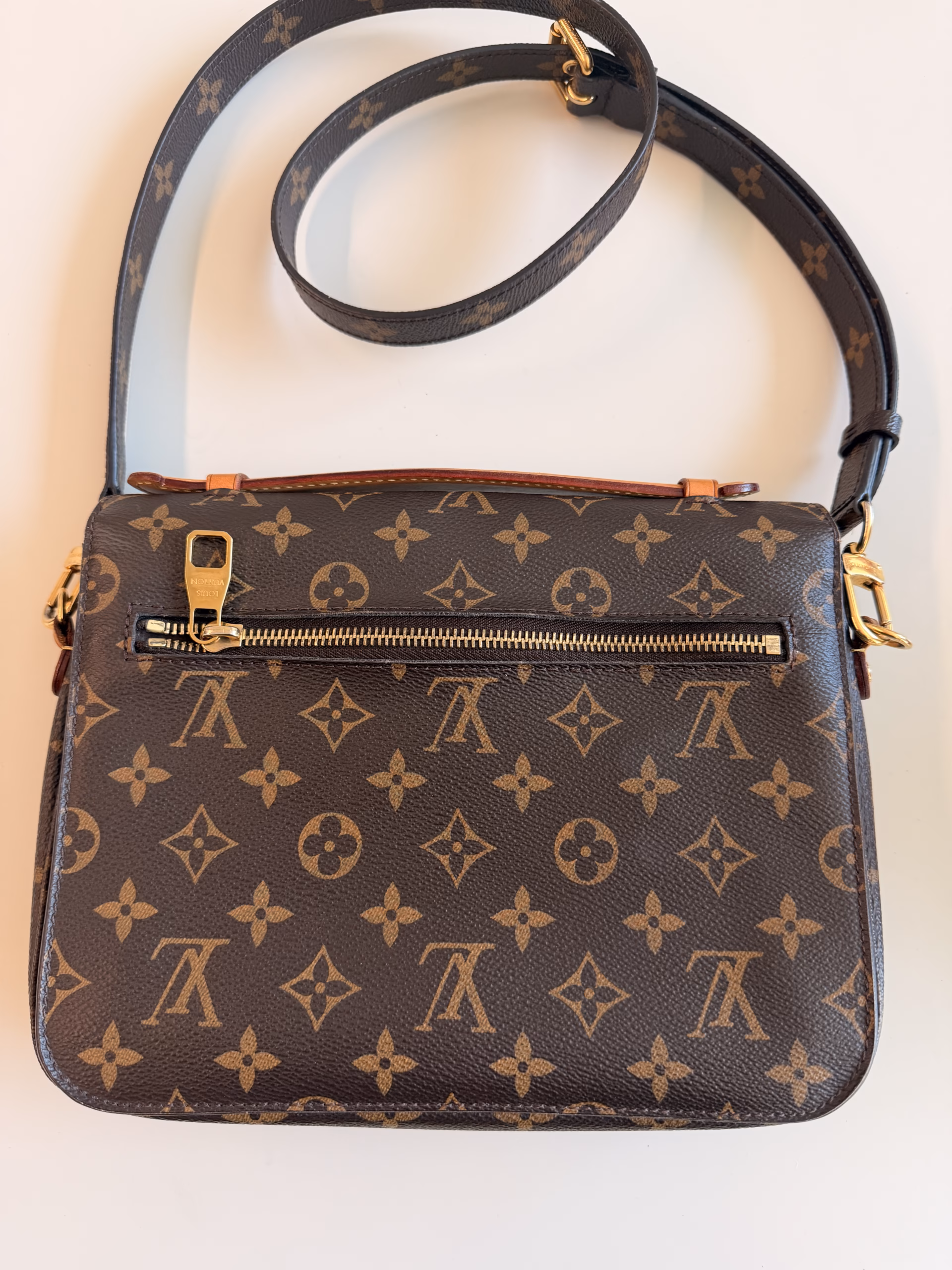 Louis Vuitton Pochette Métis - Image 7
