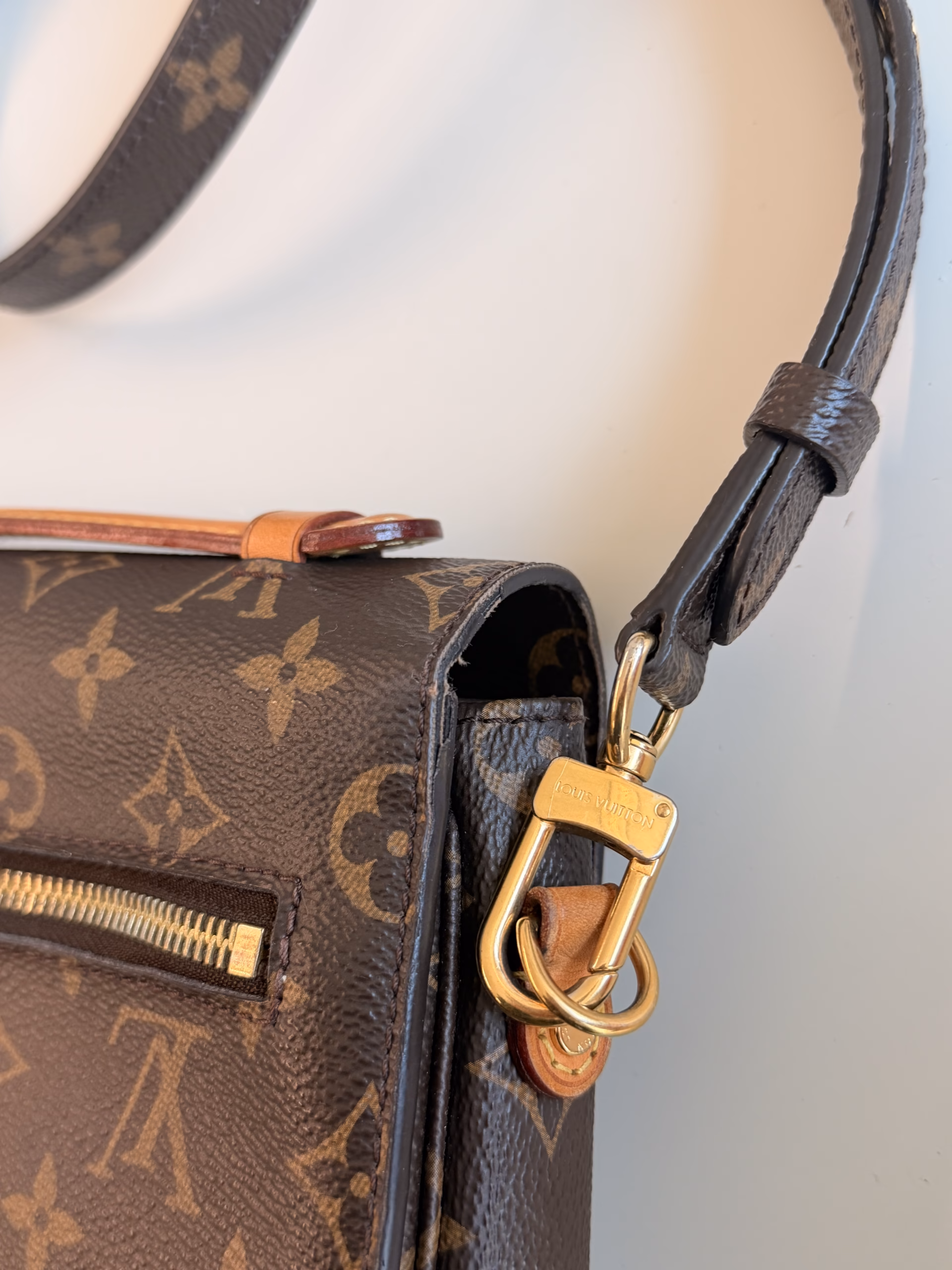 Louis Vuitton Pochette Métis - Image 9