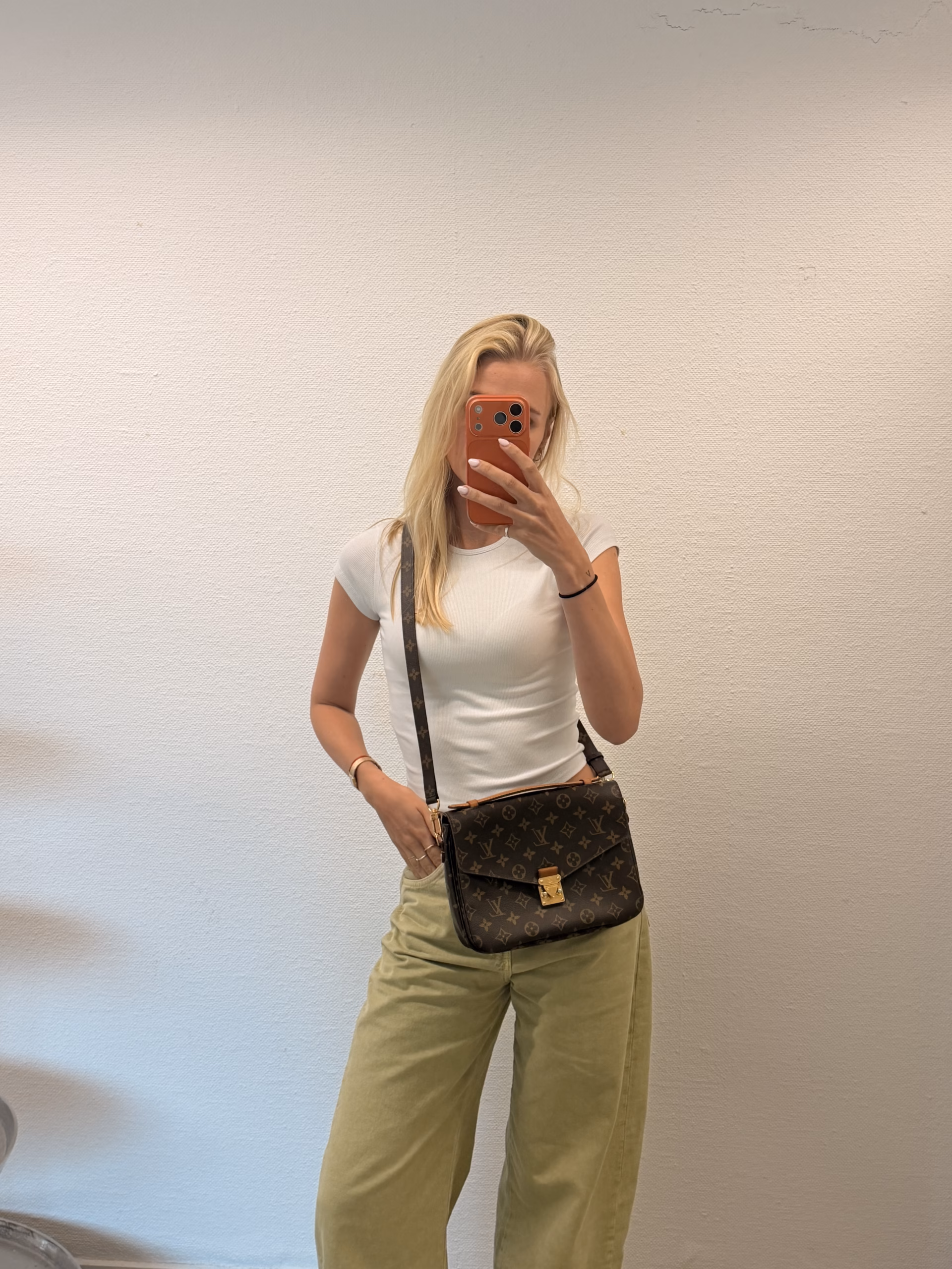 Louis Vuitton Pochette Métis - Image 2