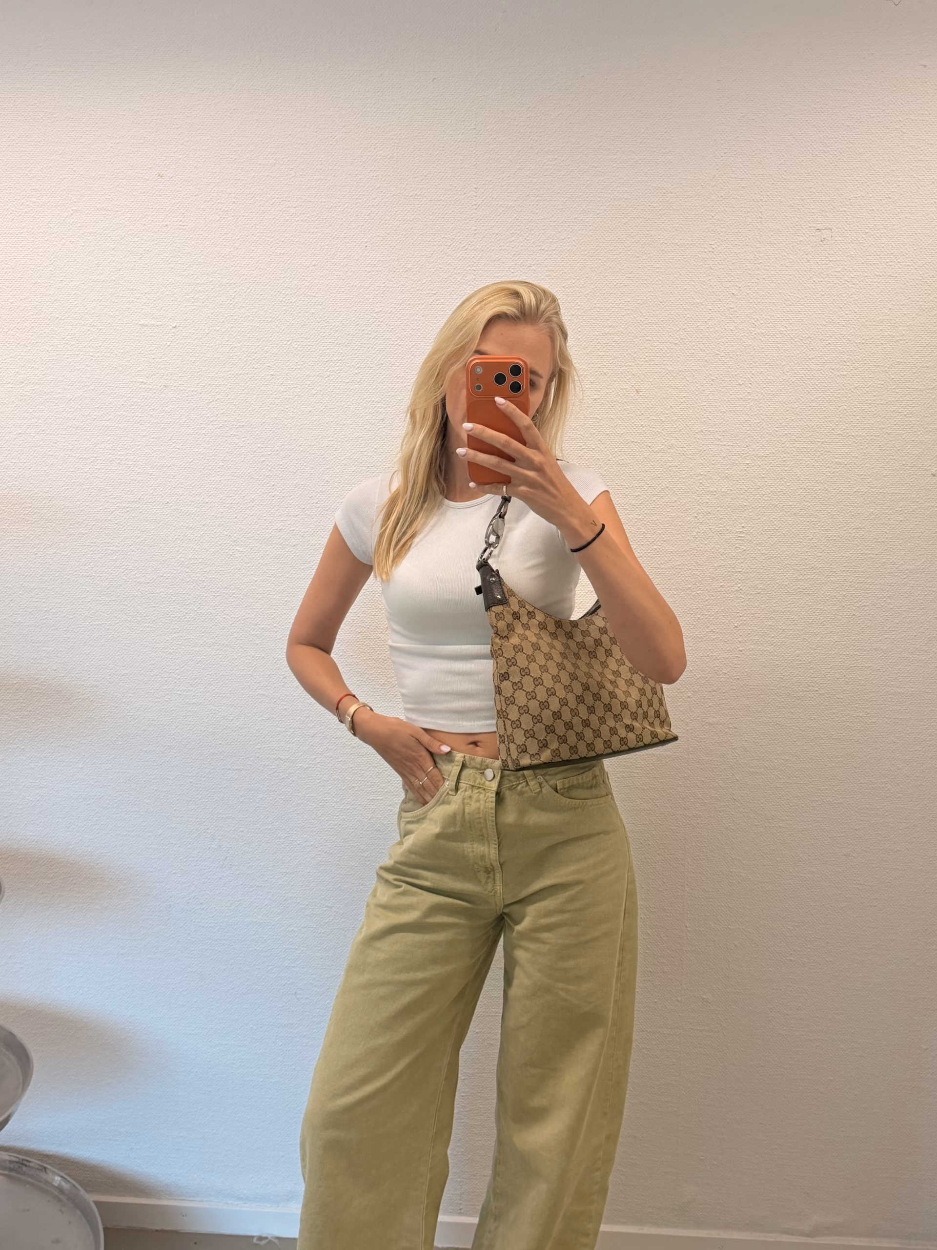 Gucci Hobo Shoulder Bag Beige - Image 2
