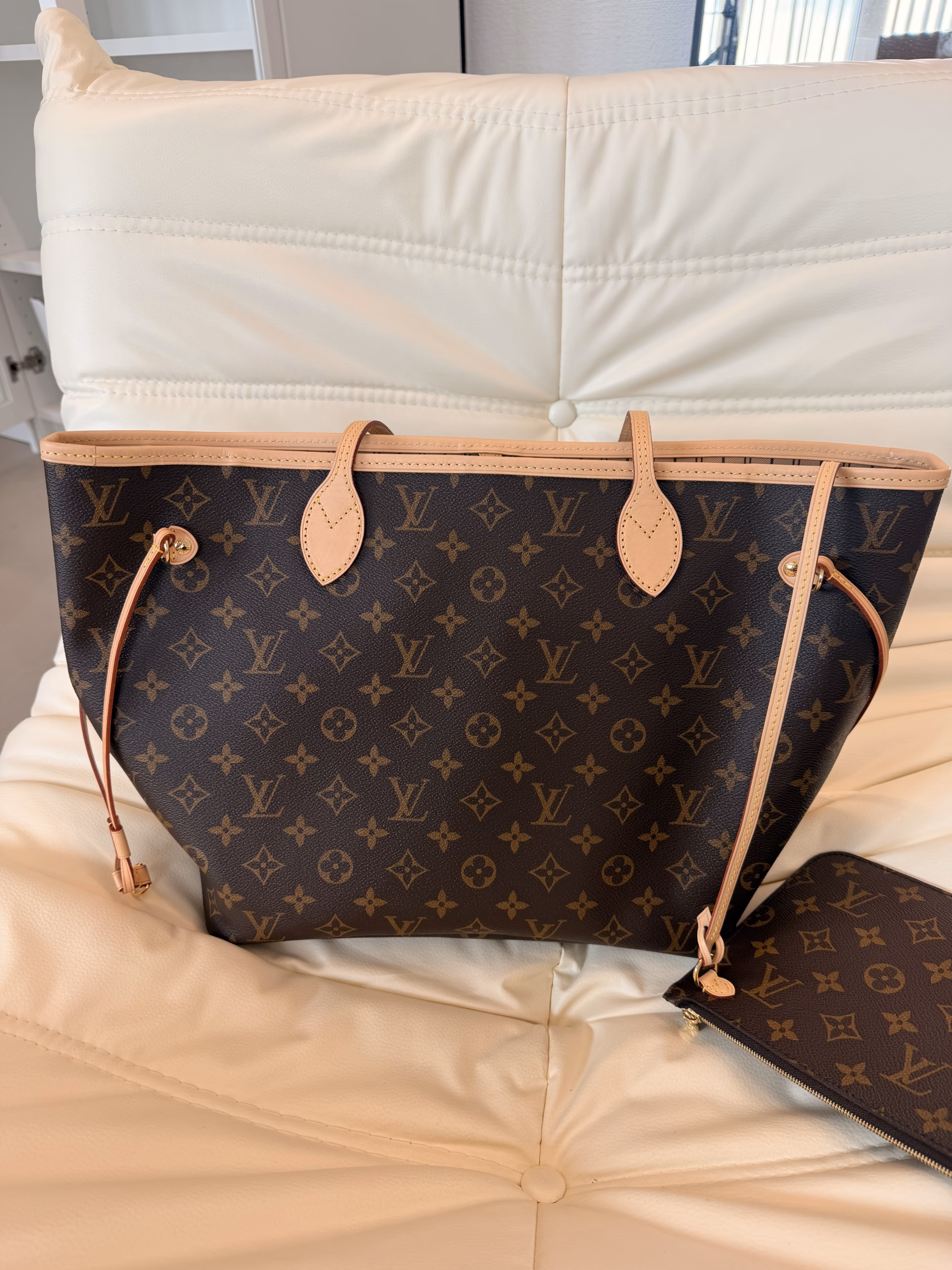 Louis Vuitton Neverfull Monogram MM - Image 4