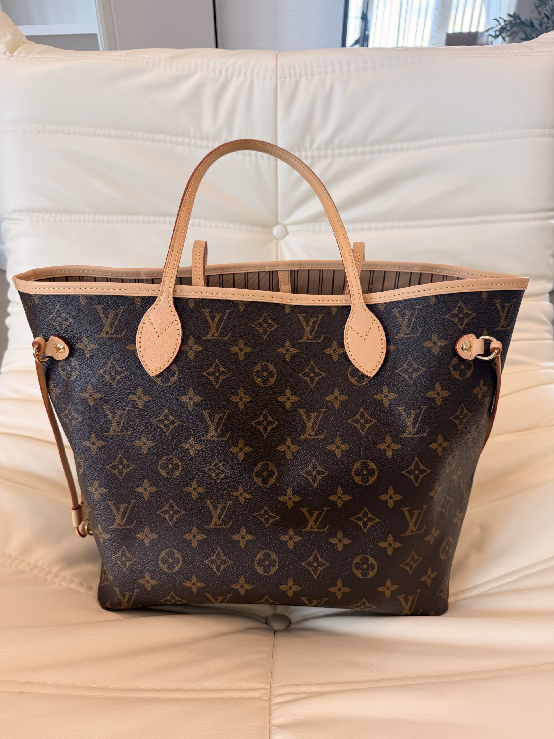 Louis Vuitton Neverfull Monogram MM - Image 8