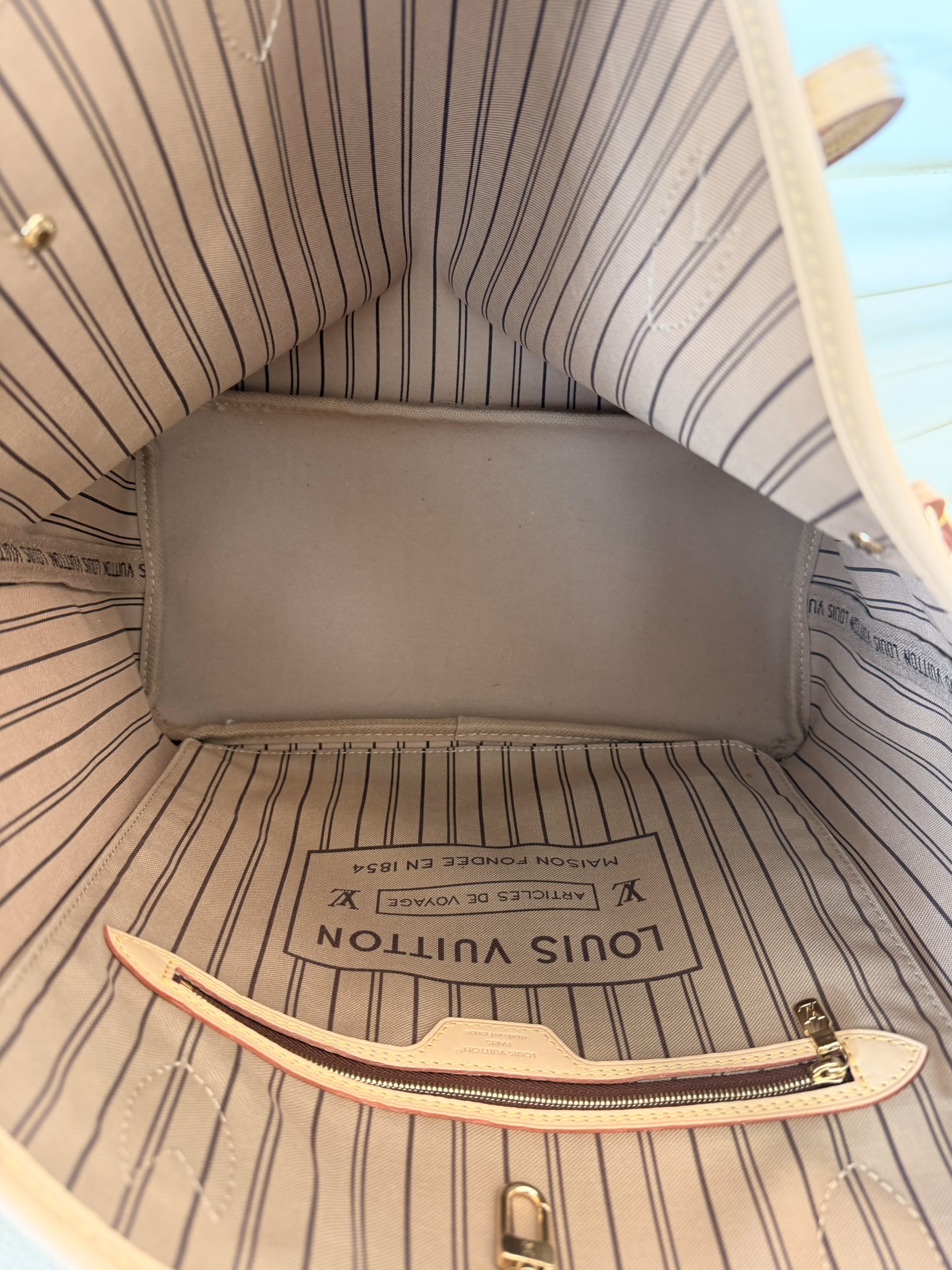 Louis Vuitton Neverfull Monogram MM - Image 10