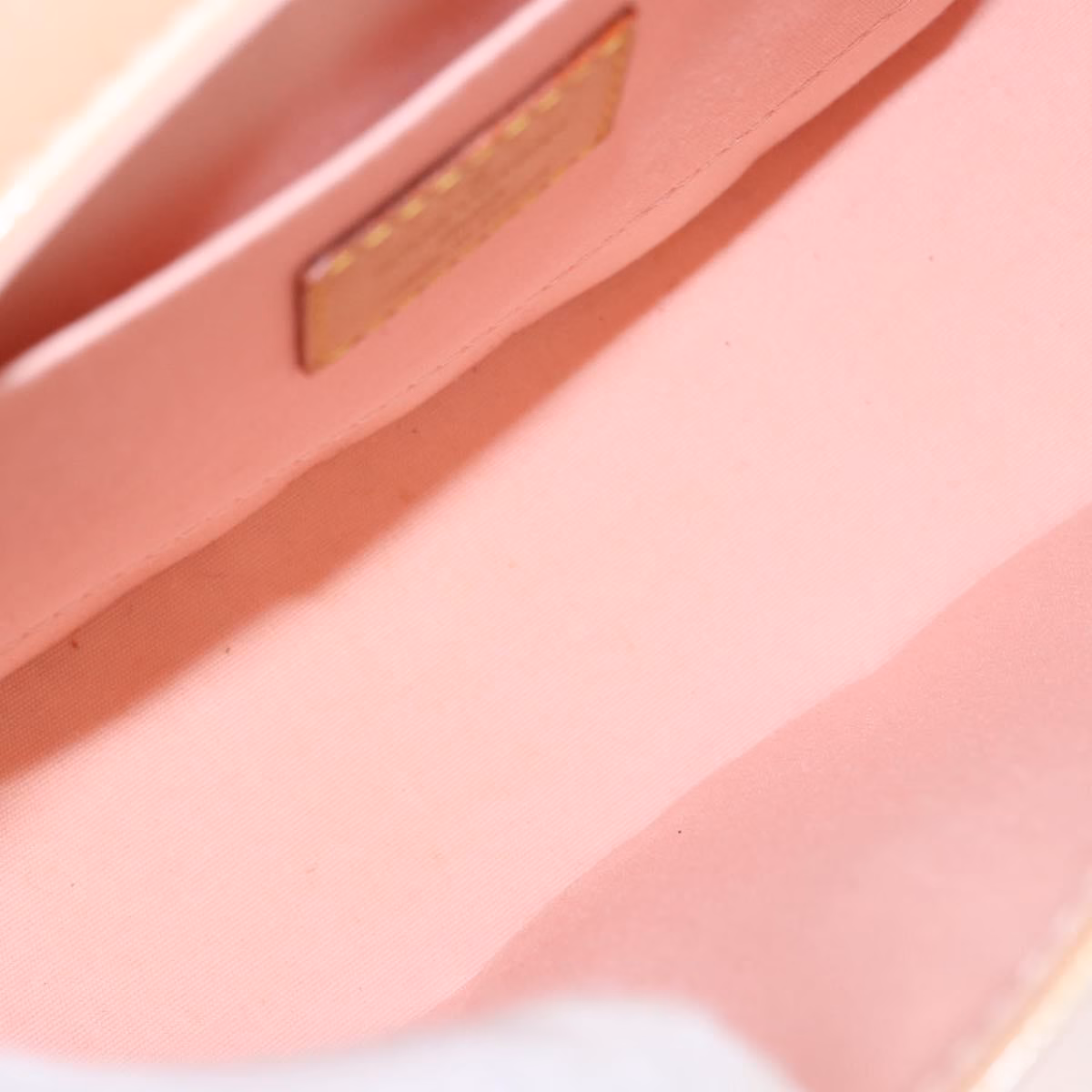 Louis Vuitton Biscayne Vernis Perle - Image 16