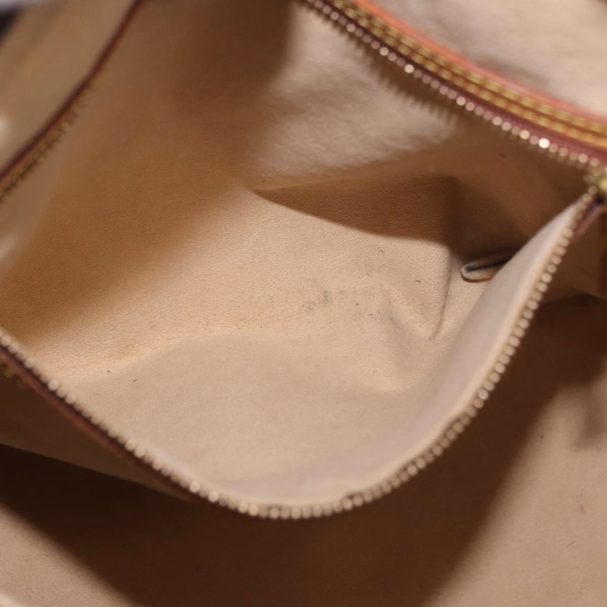 Louis Vuitton Looping GM - Image 19