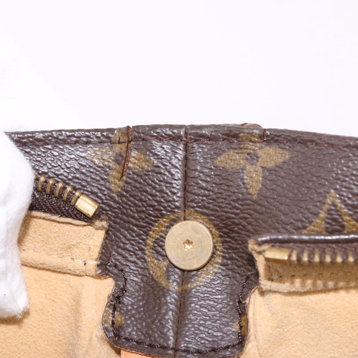 Louis Vuitton Looping GM - Image 20