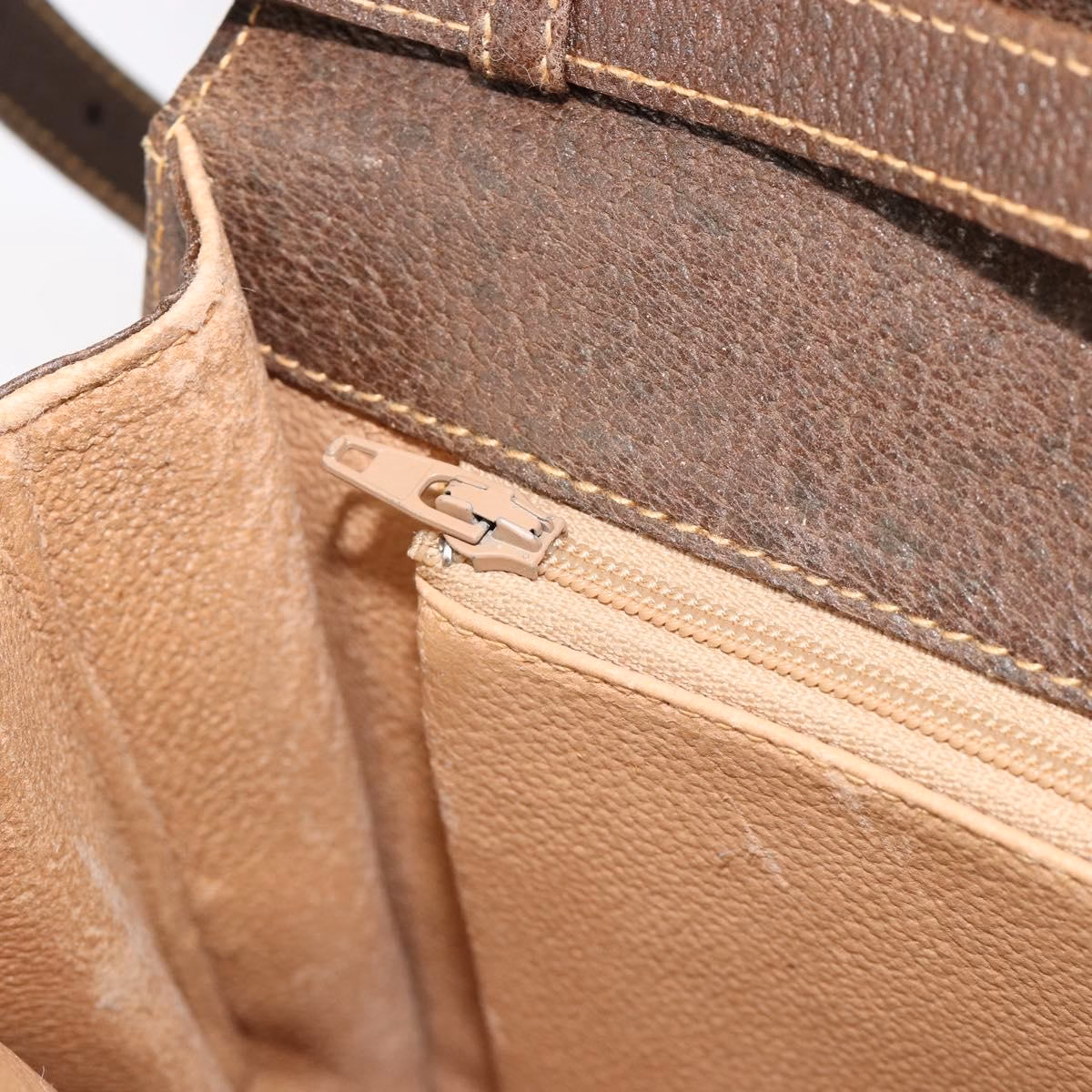 Gucci GG Crossbody PVC Buckle - Image 20