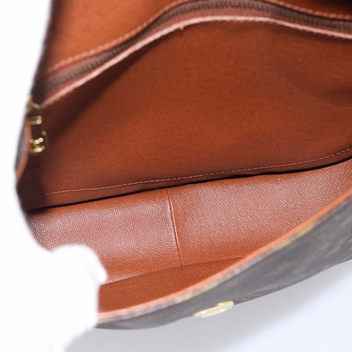 Louis Vuitton Saint Cloud GM - Image 21