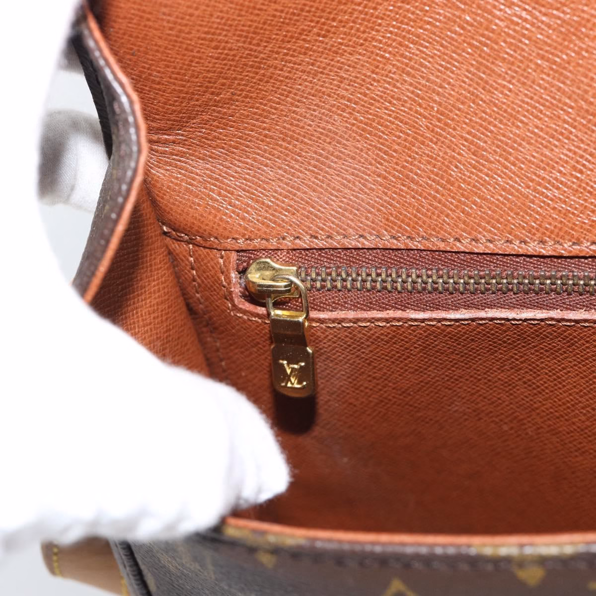 Louis Vuitton Saint Cloud GM - Image 20