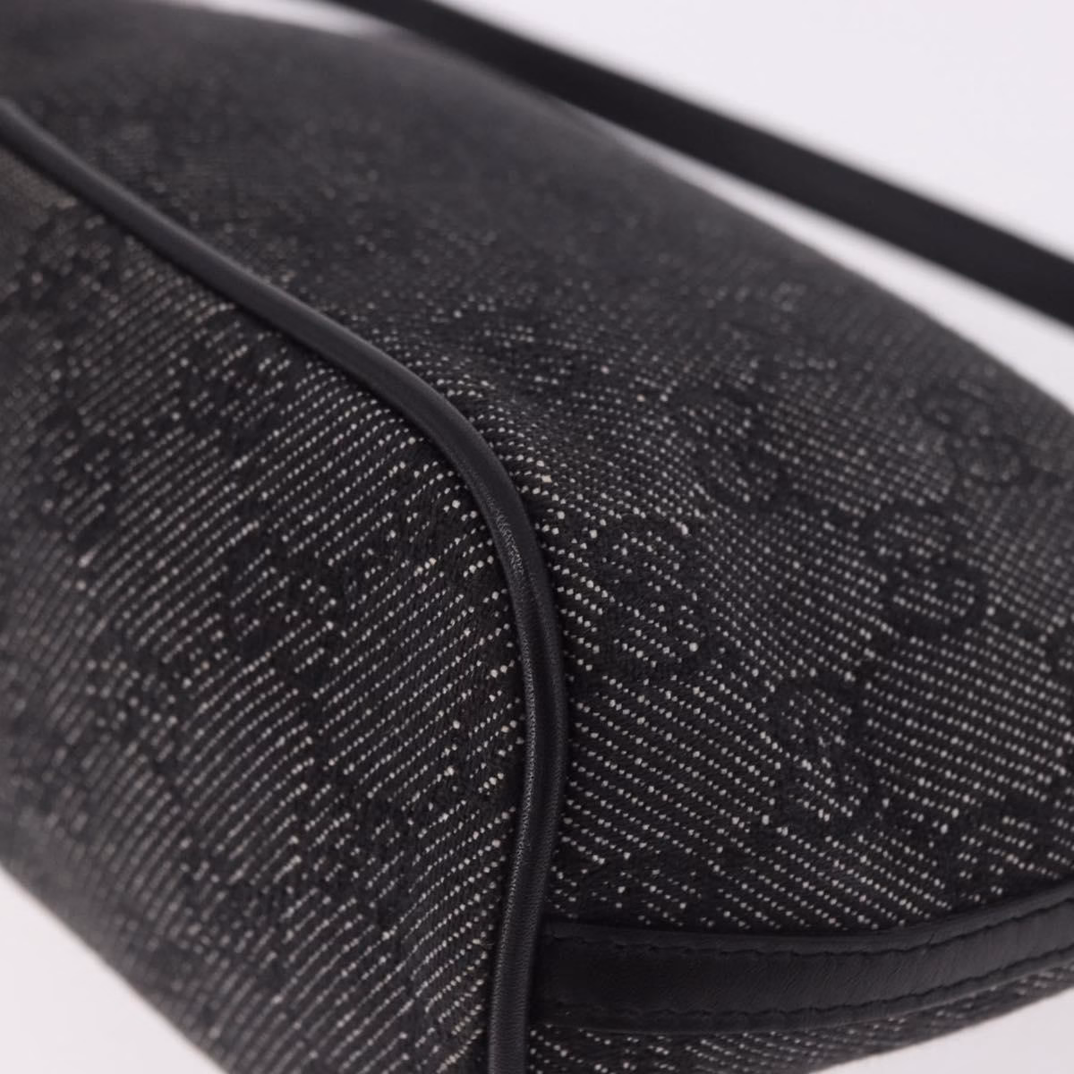 Gucci Boat Bag Black - Image 11