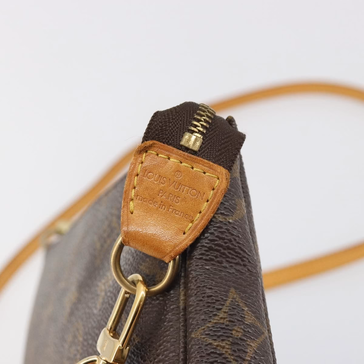 Louis Vuitton Pochette Crossbody - Image 10