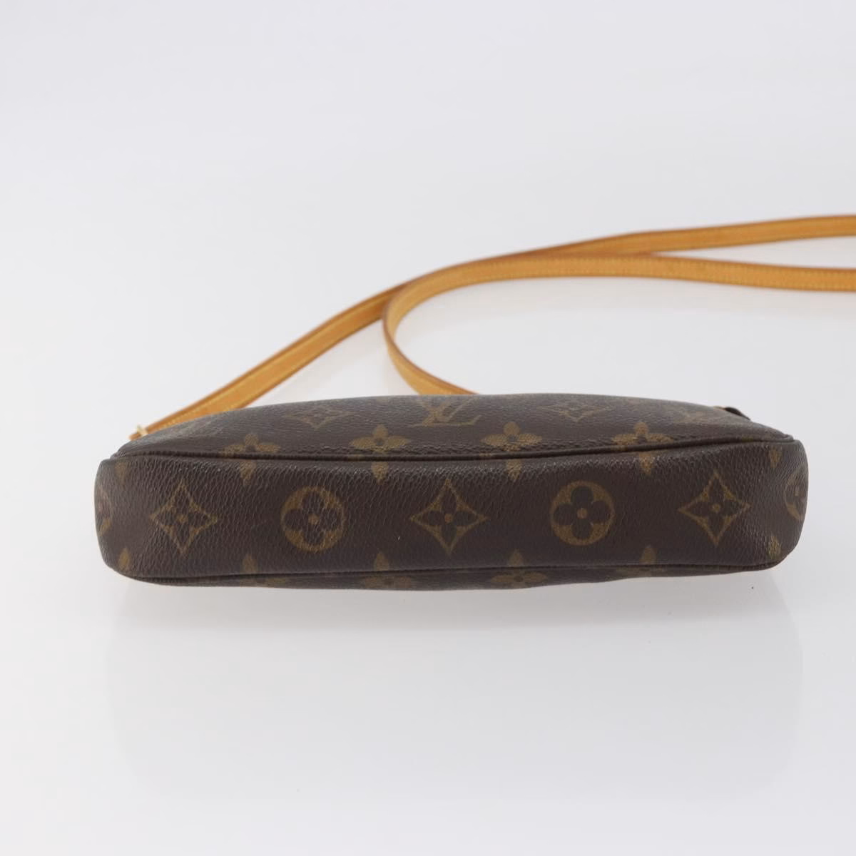 Louis Vuitton Pochette Crossbody - Image 9