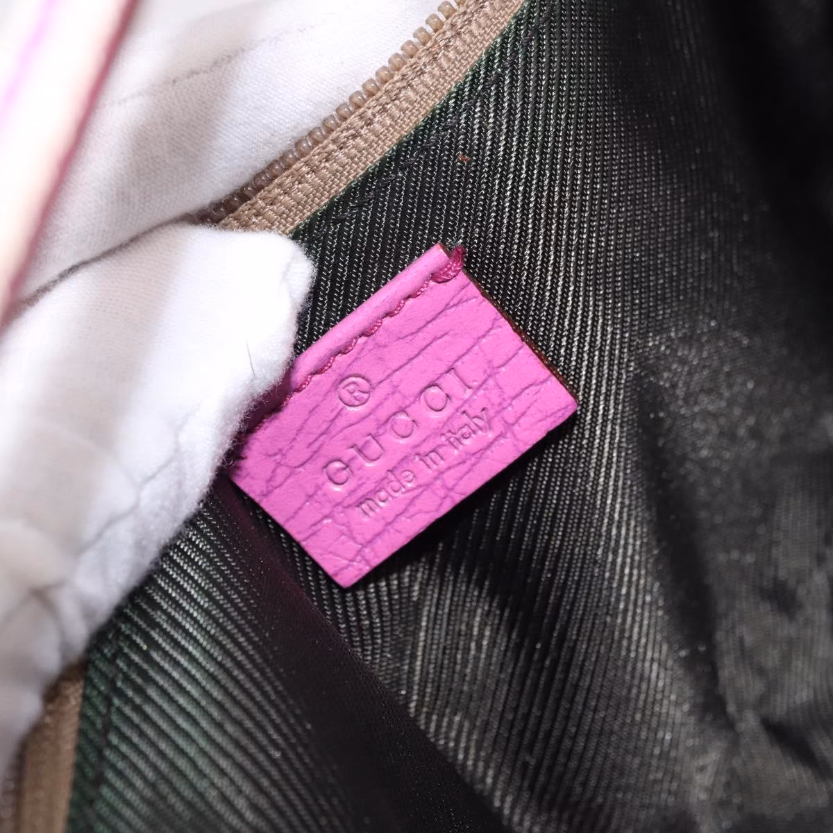 Gucci Boat Bag Pink - Image 17