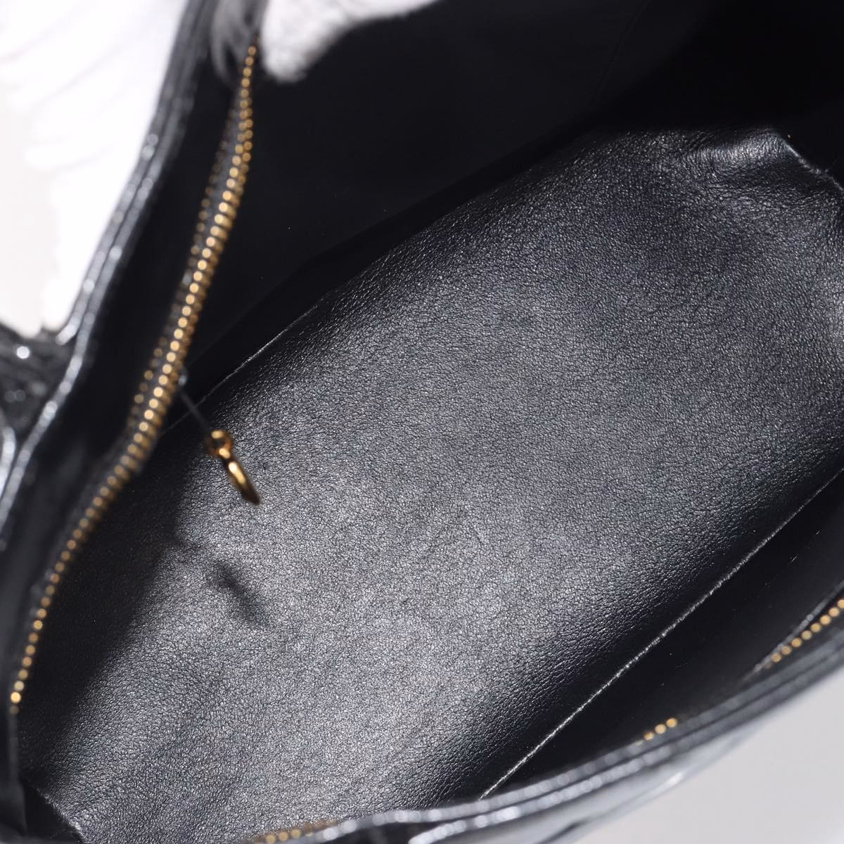 Chanel Patent Medallion Tote bag - Image 17