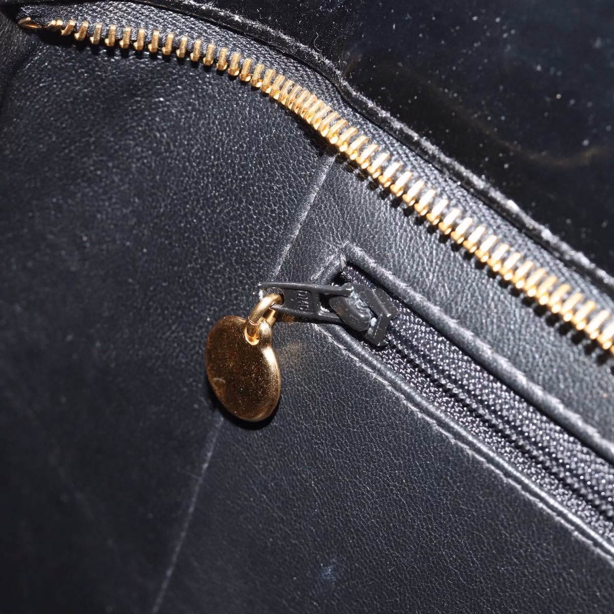 Chanel Patent Medallion Tote bag - Image 20