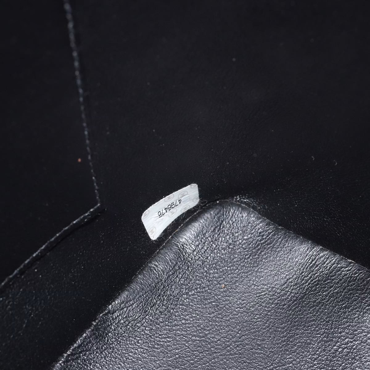Chanel Patent Medallion Tote bag - Image 23