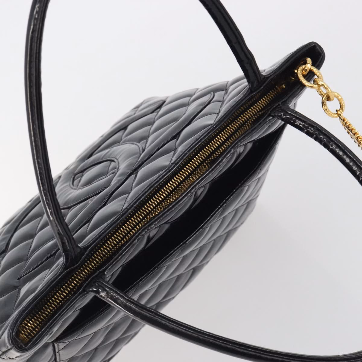 Chanel Patent Medallion Tote bag - Image 7