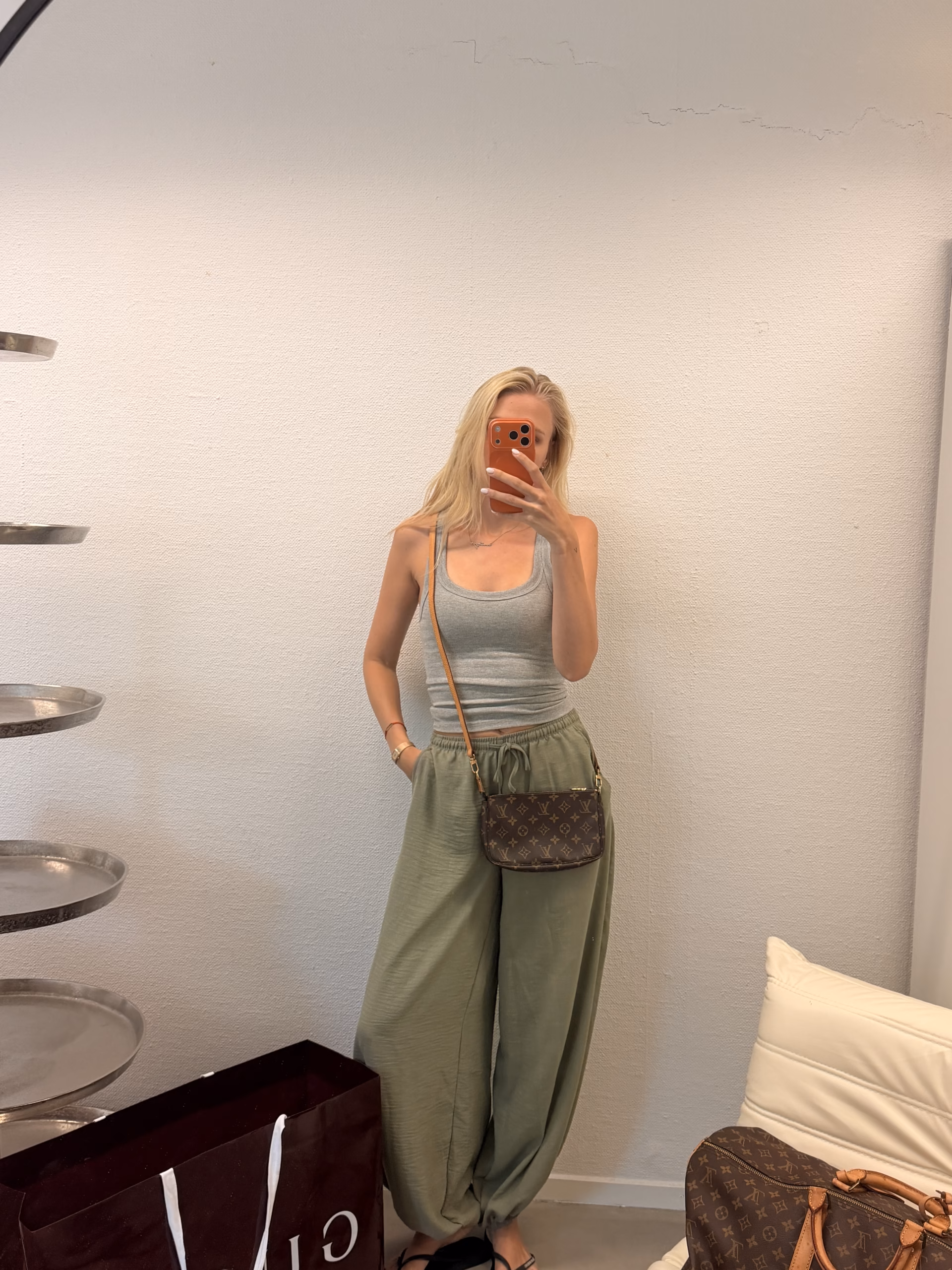 Louis Vuitton Pochette Crossbody - Image 14