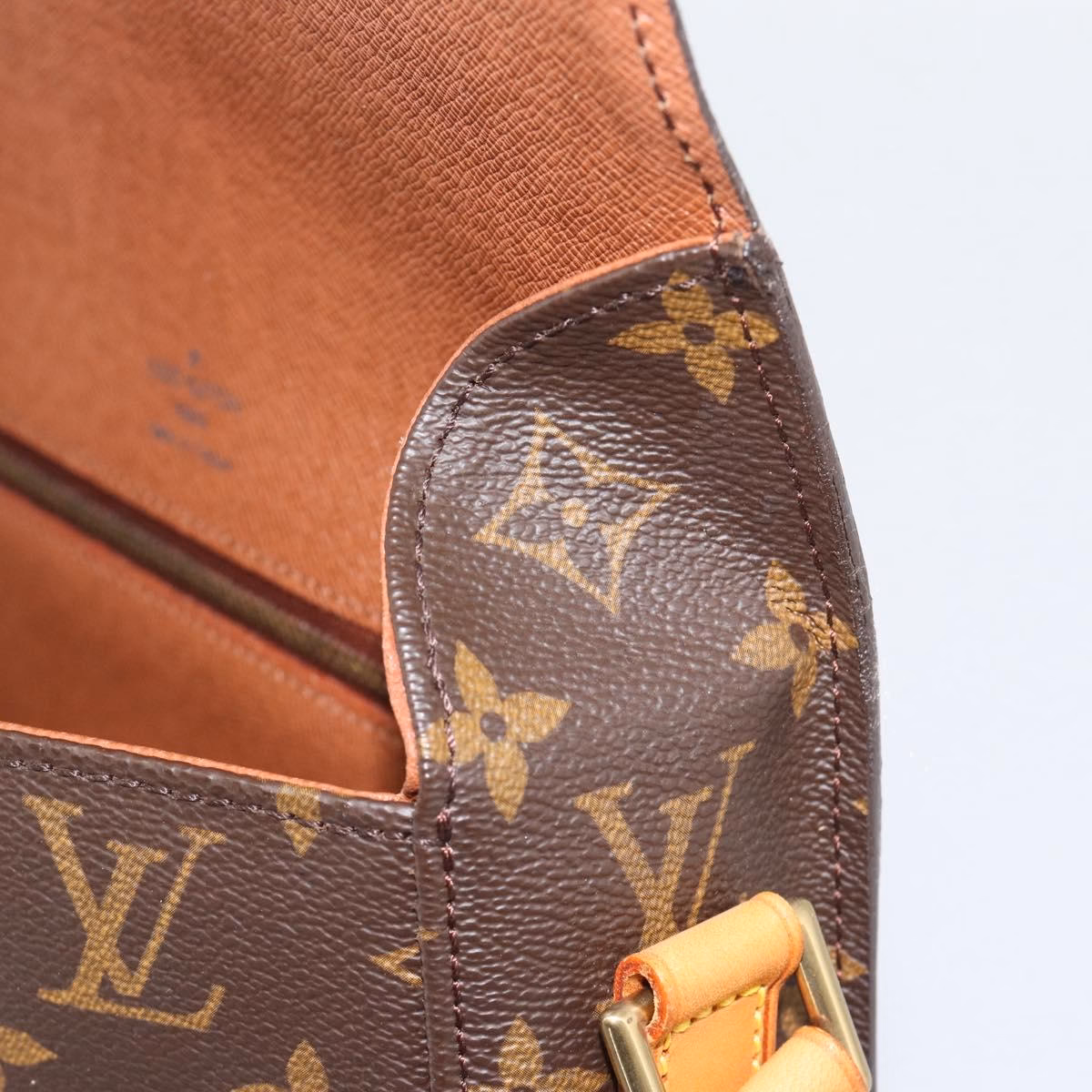 Louis Vuitton Saint Cloud GM - Image 17