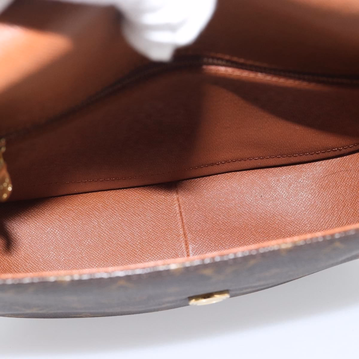 Louis Vuitton Saint Cloud GM - Image 18