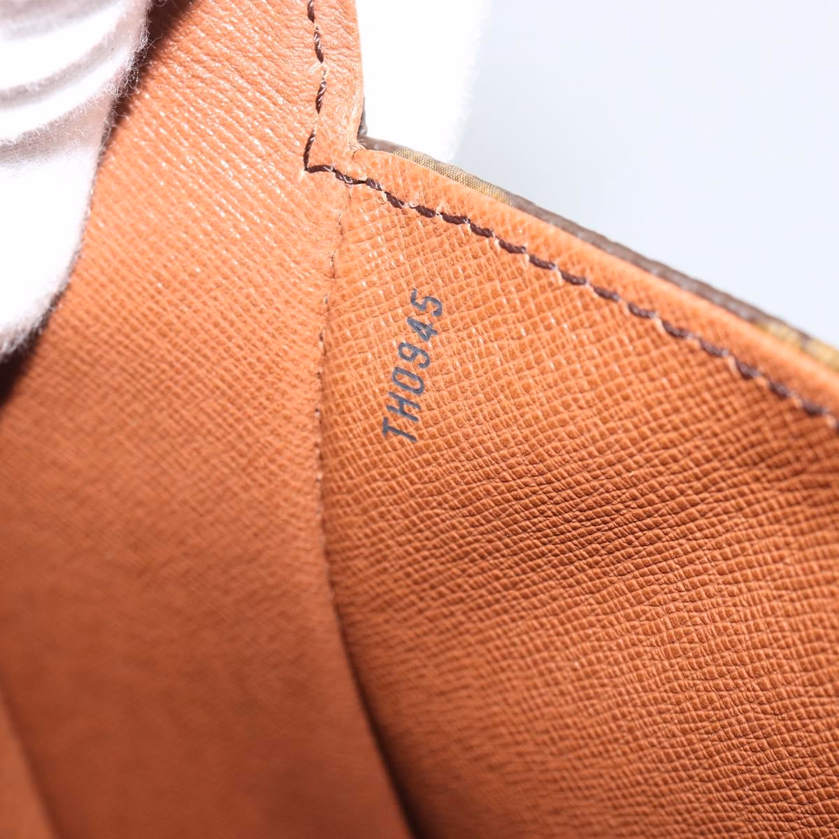 Louis Vuitton Saint Cloud GM - Image 22